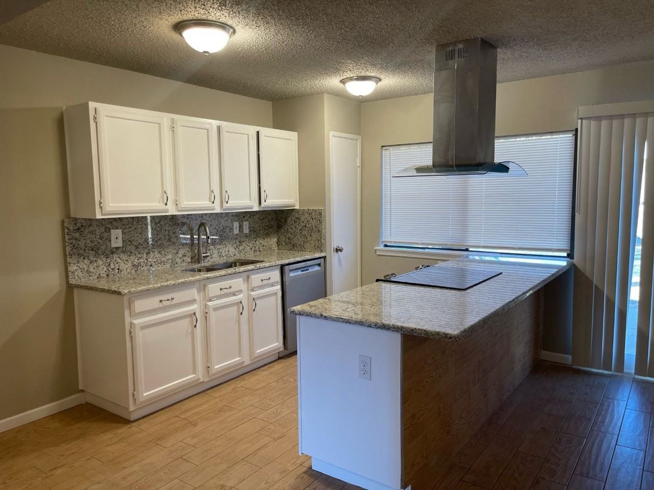 6521 Blackberry Dr - Photo 3 of 15