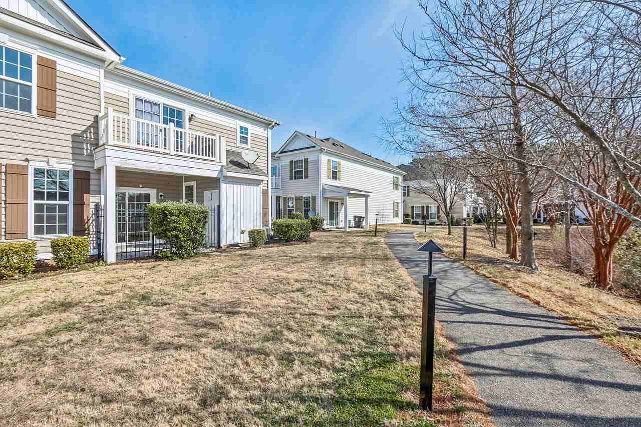 5236 Moreland St - Photo 3 of 35