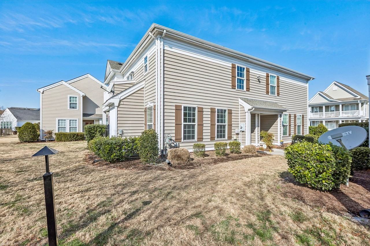 5236 Moreland St - Photo 4 of 35