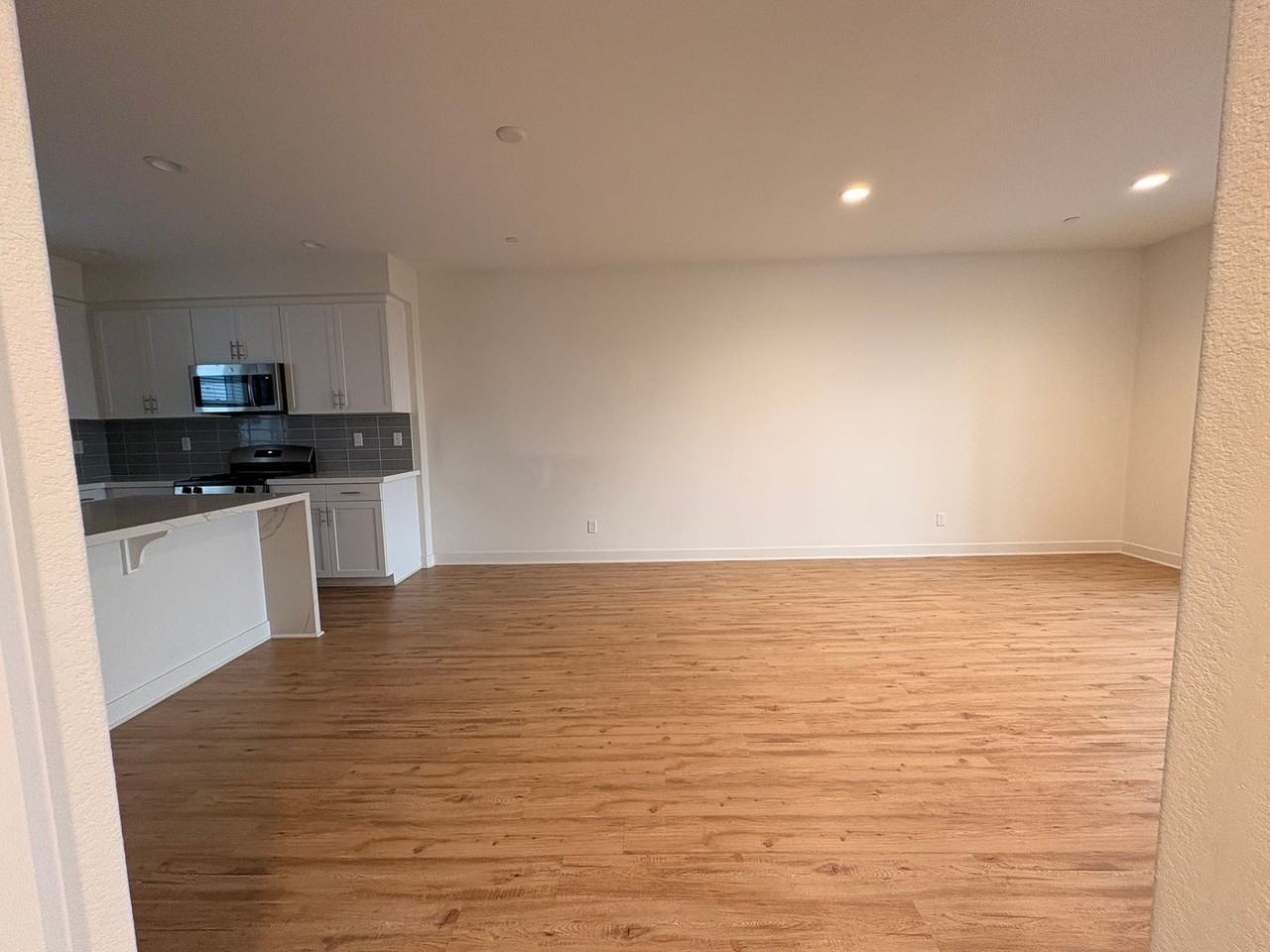 1260 S Macduff St - Photo 7 of 33