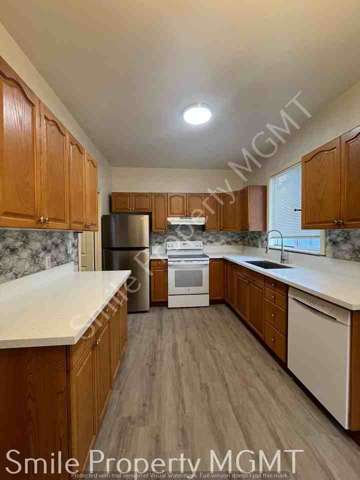 10153 Se Pardee St - Photo 6 of 19