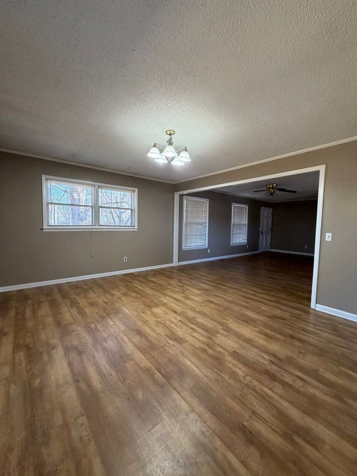 6111 Homestead Rd - Photo 4 of 37