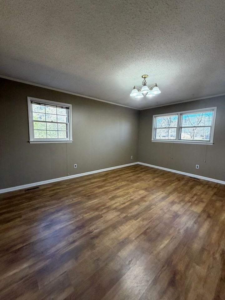 6111 Homestead Rd - Photo 5 of 37