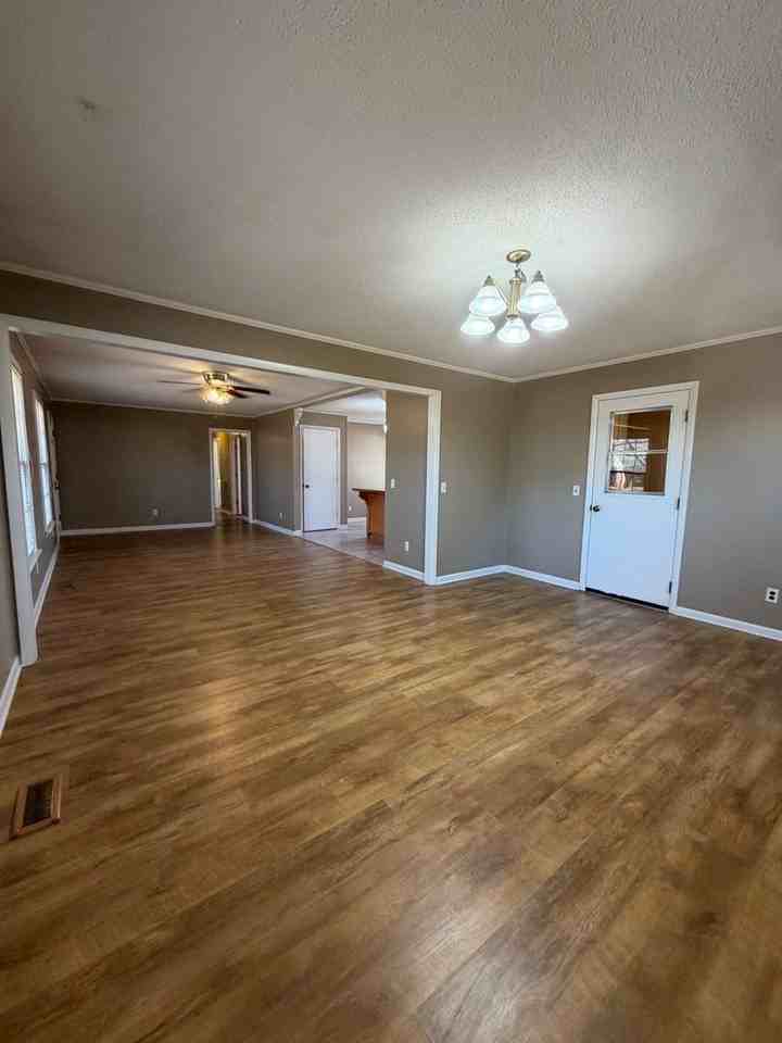 6111 Homestead Rd - Photo 6 of 37