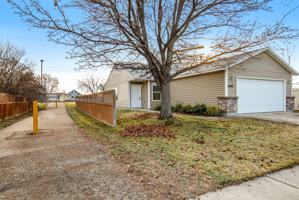 featured image of 6990 S Boysenberry Ave