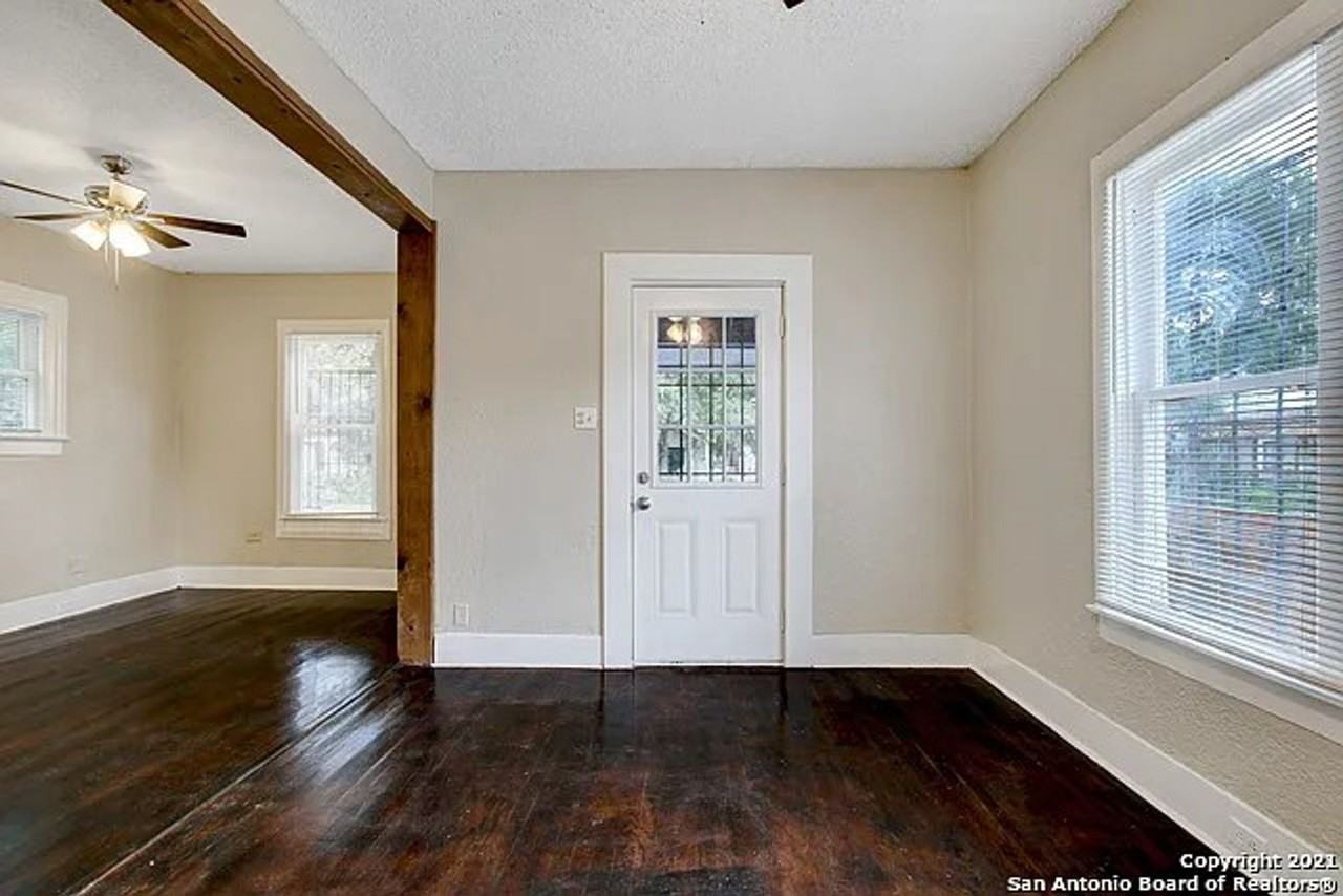 1404 Lamar St - Photo 4 of 24