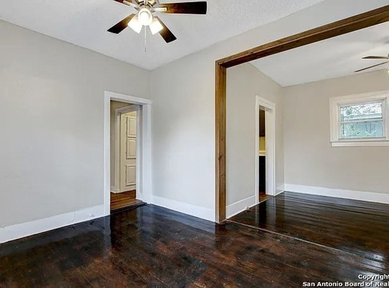 1404 Lamar St - Photo 5 of 24