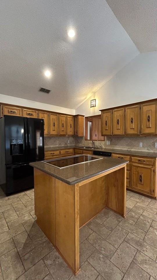 6404 Mecca St - Photo 7 of 31