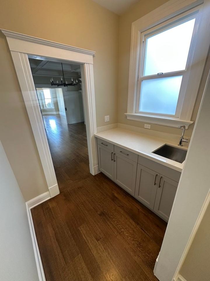 817 Oak St - Photo 5 of 20