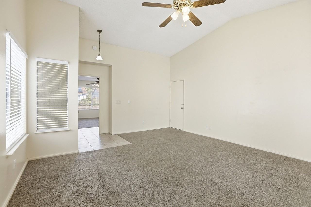 6725 Reggie Cir - Photo 7 of 24