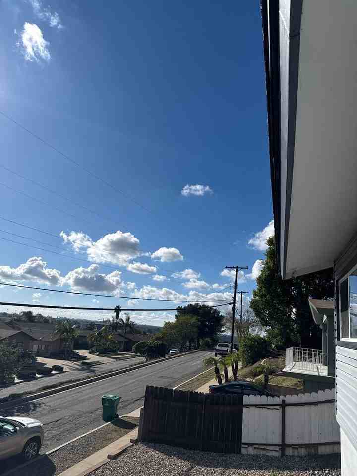 6344 Rockhurst Dr - Photo 3 of 23