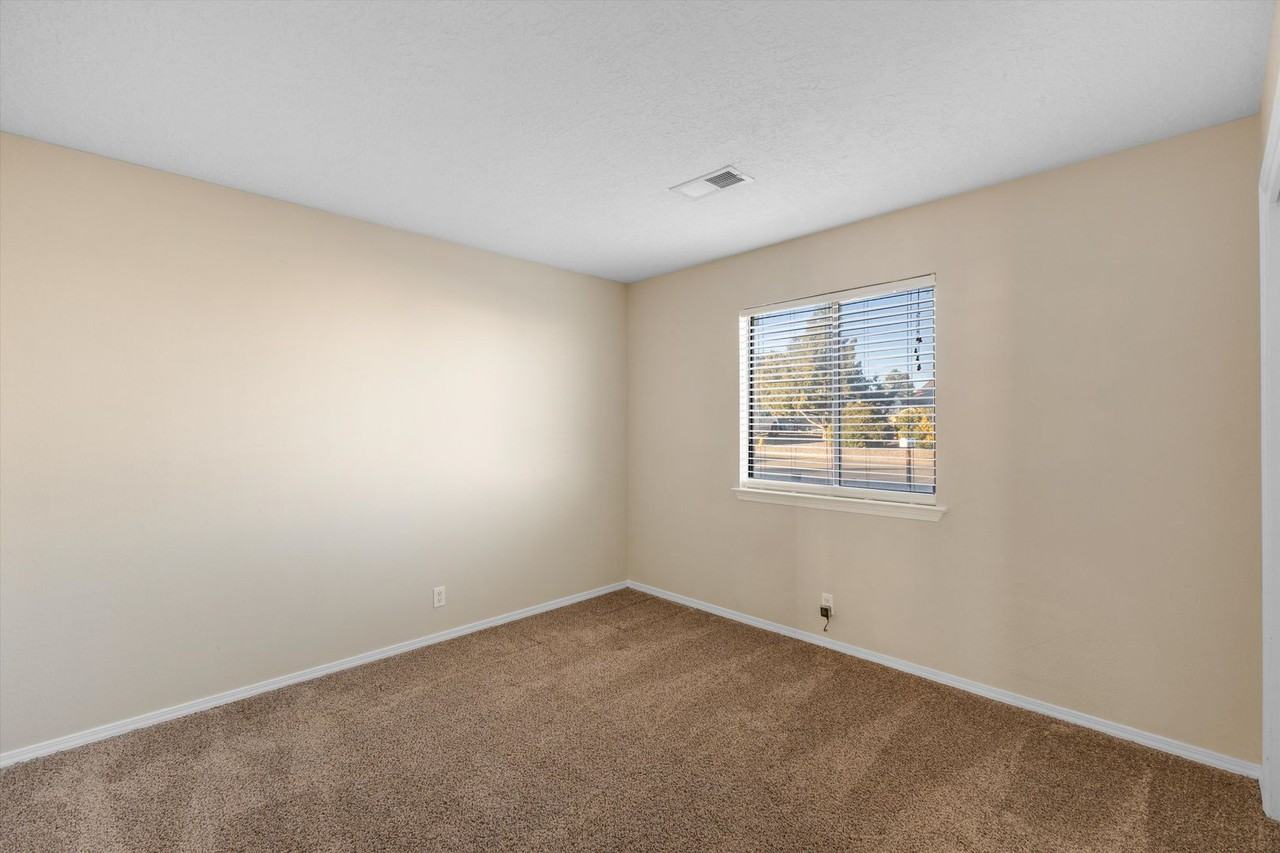 2104 Virgin Wood Rd Se - Photo 7 of 16