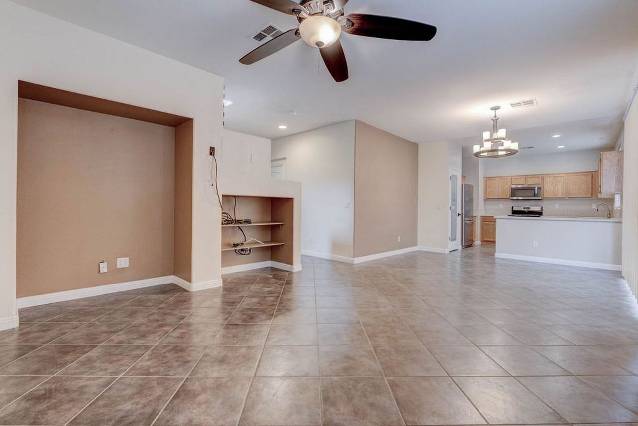 1948 W Hammer Ln - Photo 7 of 38