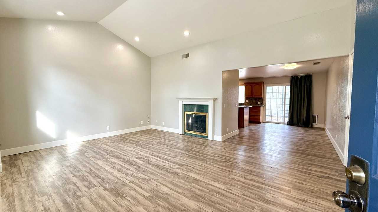 566 Sycamore Cir - Photo 4 of 47