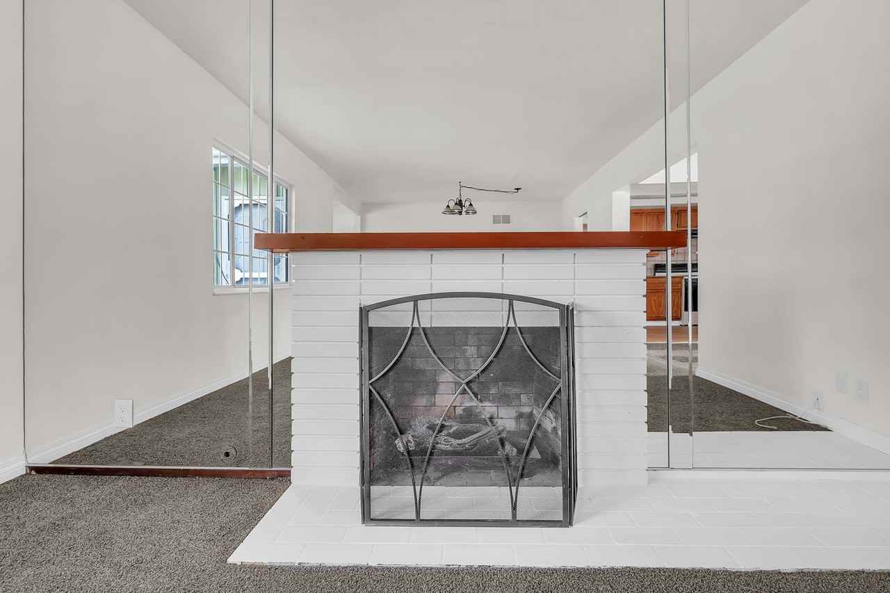 6120 E Walton St - Photo 4 of 31