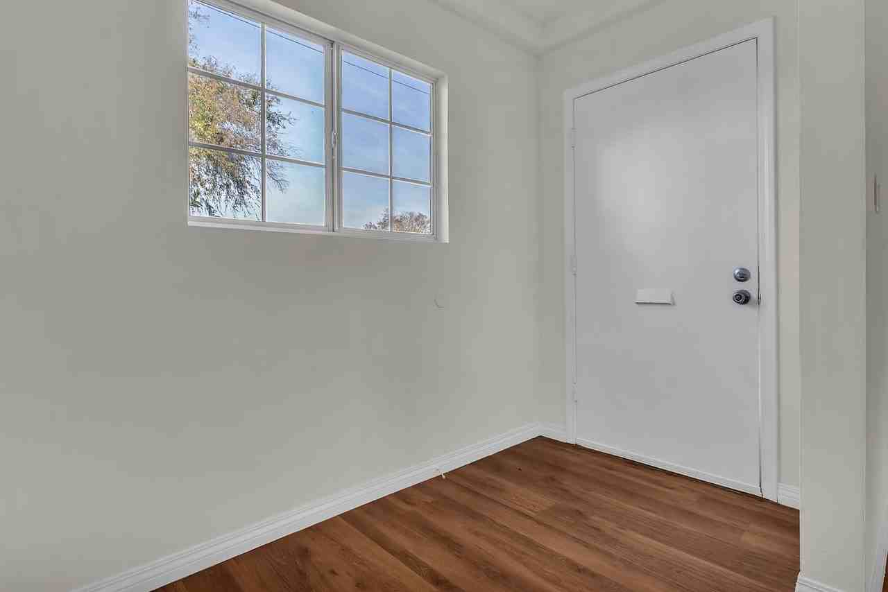 6120 E Walton St - Photo 5 of 31