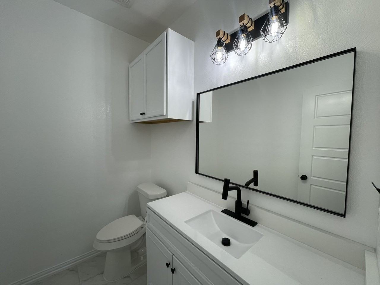 3307 Collin St - Photo 5 of 16