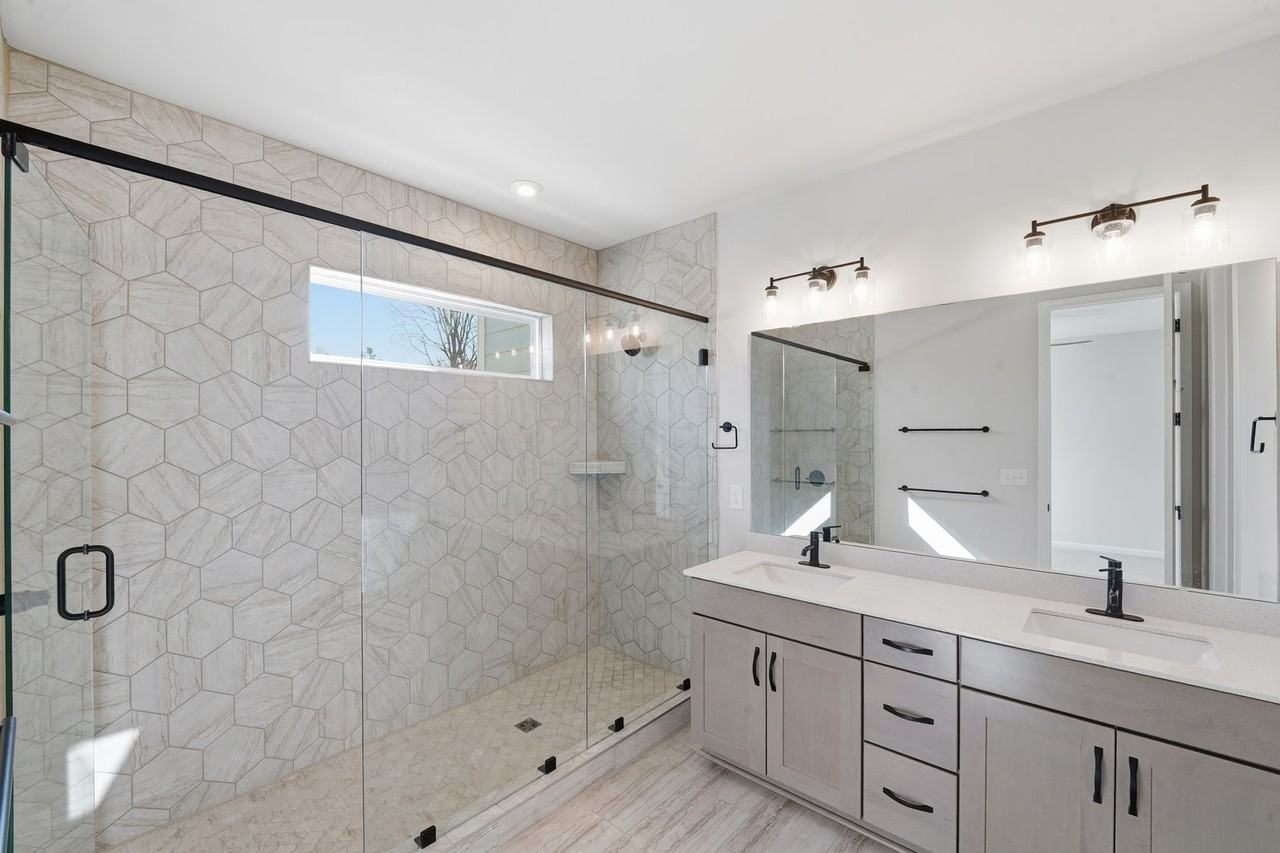 423 Vinroot Aly - Photo 3 of 39
