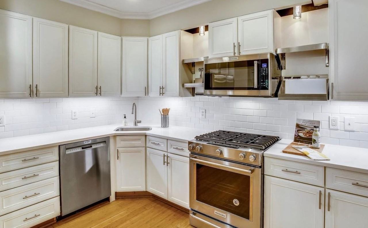 1129 Columbia Rd Nw - Photo 2 of 8