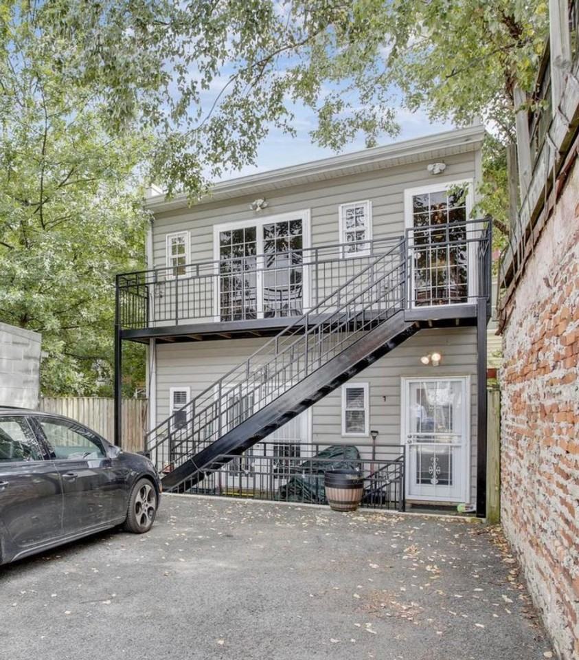 1129 Columbia Rd Nw - Photo 6 of 8