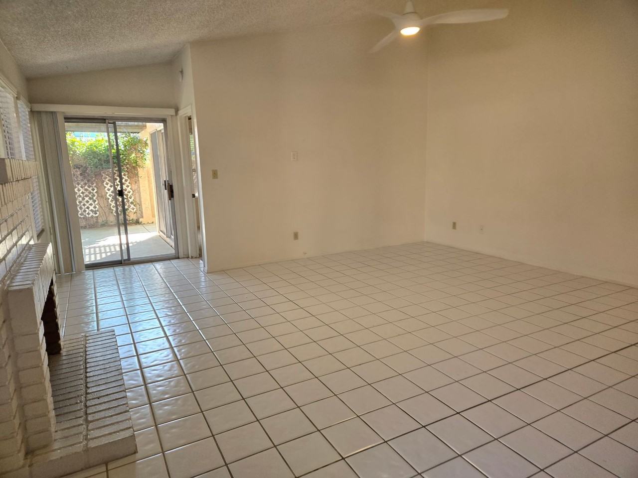 3033 E Siesta Ln - Photo 3 of 48