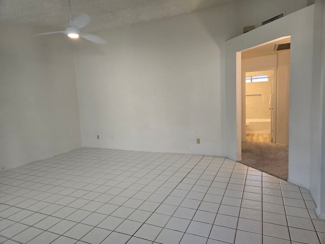 3033 E Siesta Ln - Photo 4 of 48