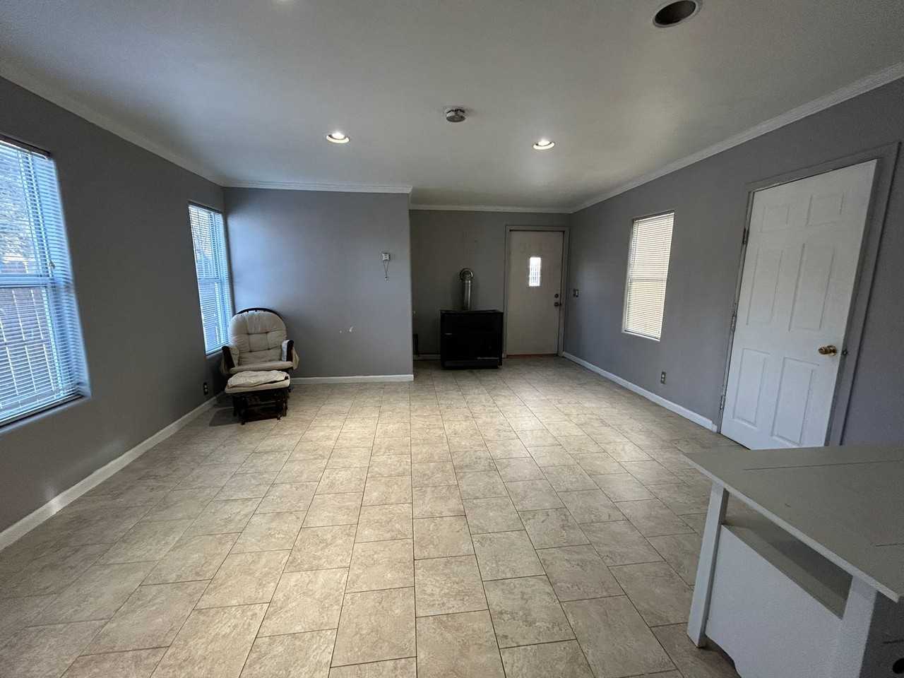 127 3rd Ave Sw - Photo 5 of 14