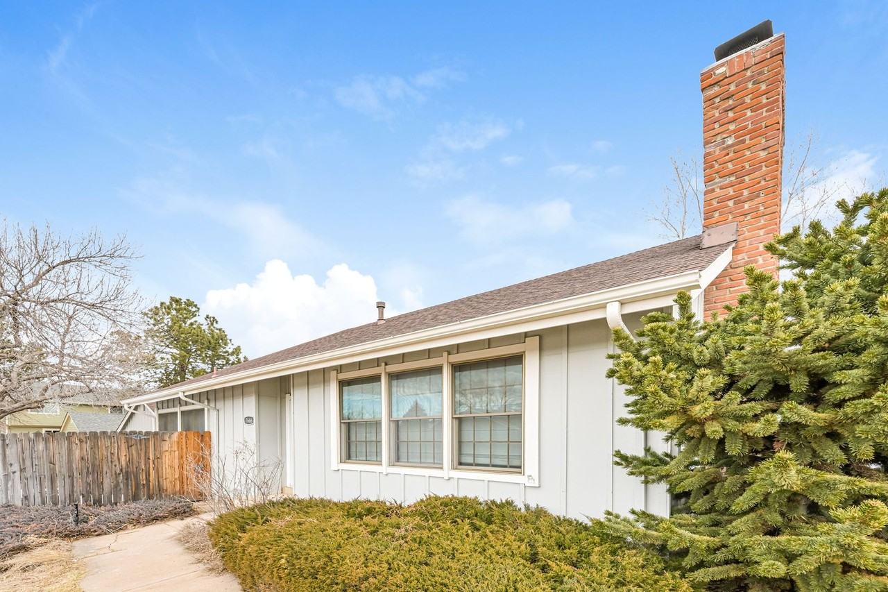 7666 S Rosemary Cir - Photo 2 of 24