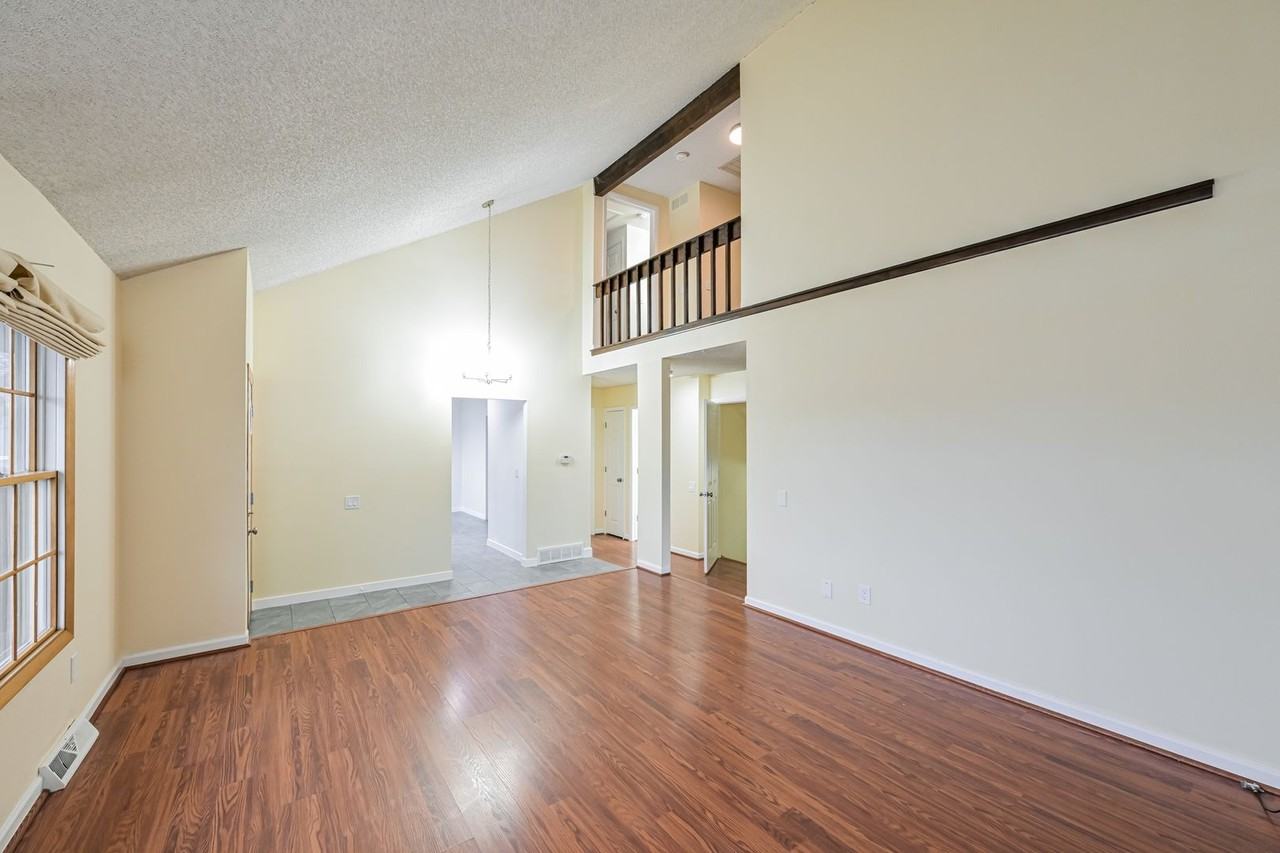 7666 S Rosemary Cir - Photo 4 of 24