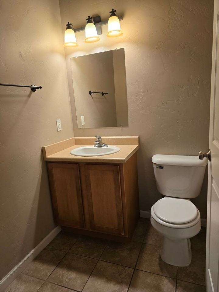 1454 S Missouri Ave - Photo 4 of 30