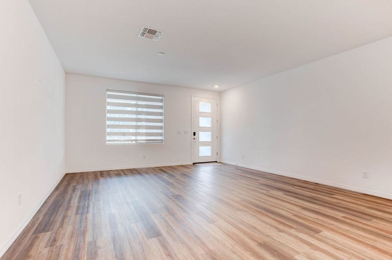 10269 Lofty Knoll St - Photo 4 of 50