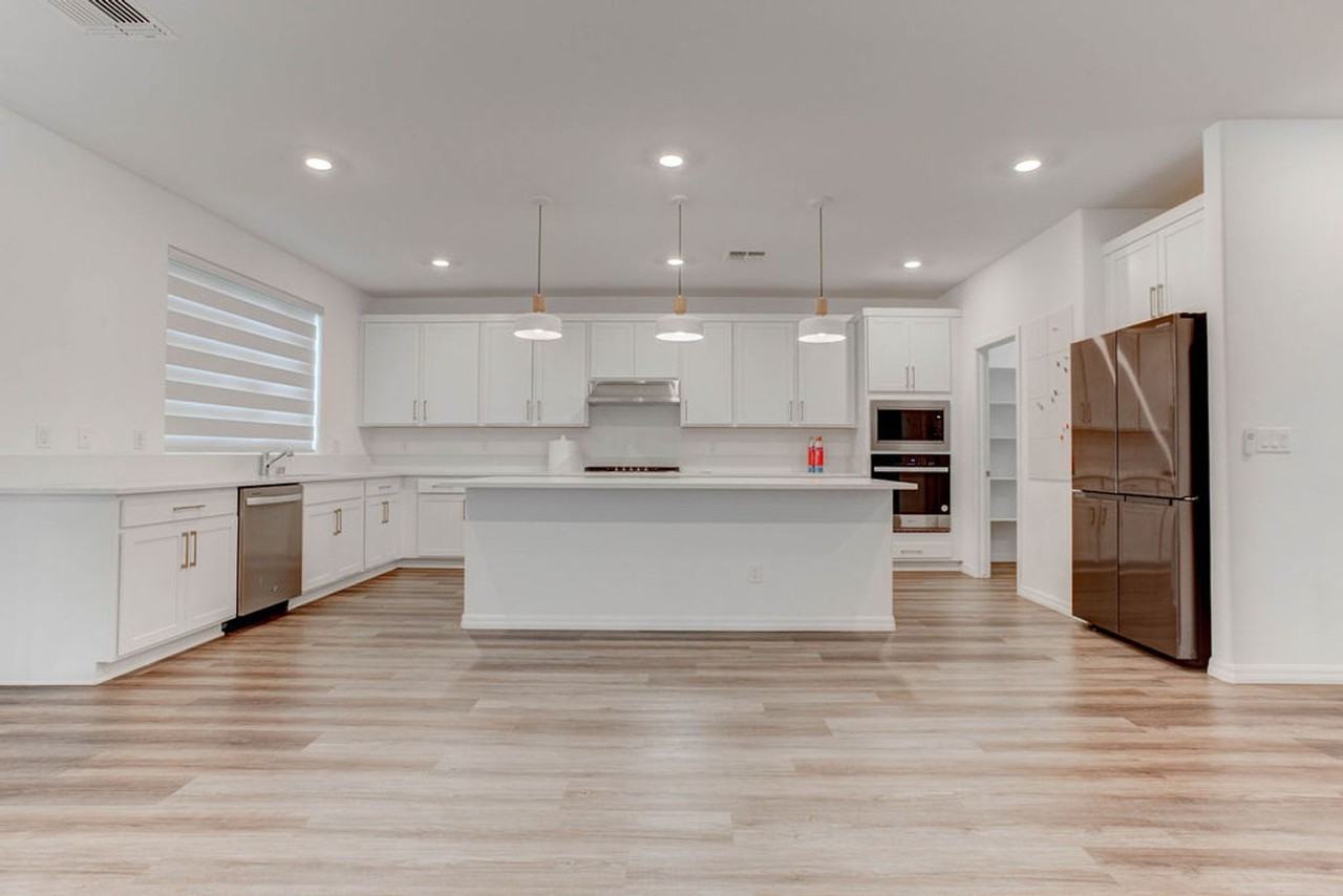 10269 Lofty Knoll St - Photo 7 of 50