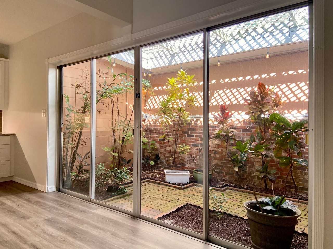 1348 Franklin St - Photo 6 of 37