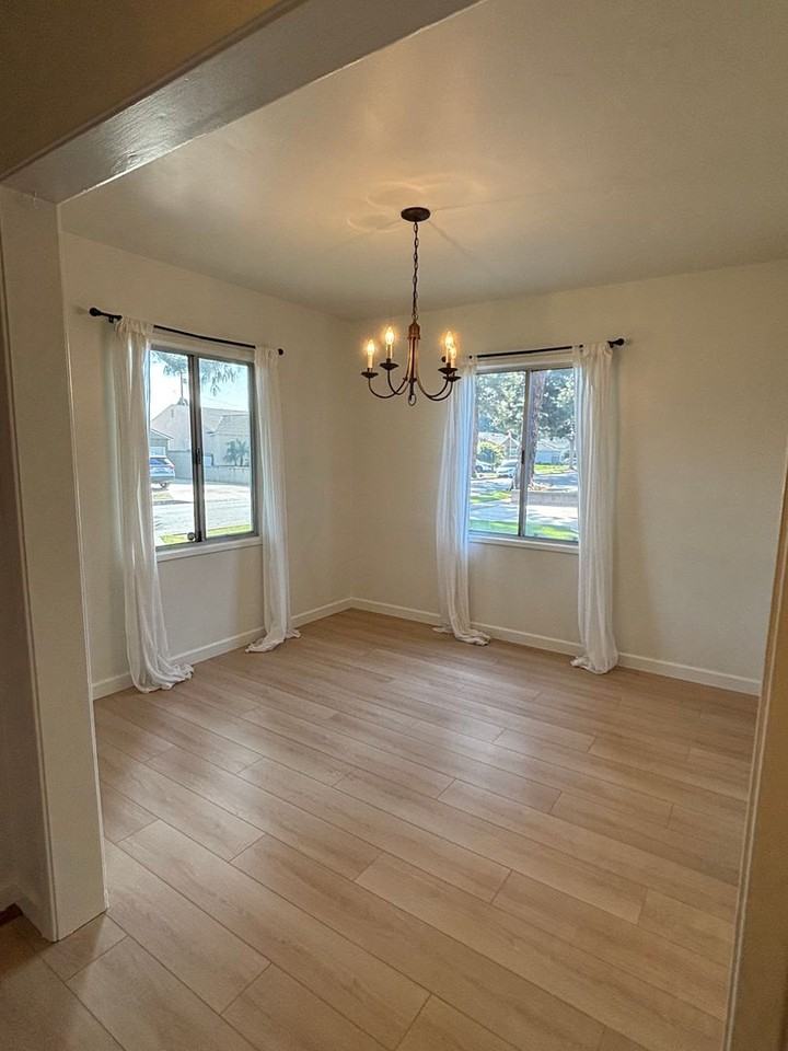 4341 Knoxville Ave - Photo 6 of 10