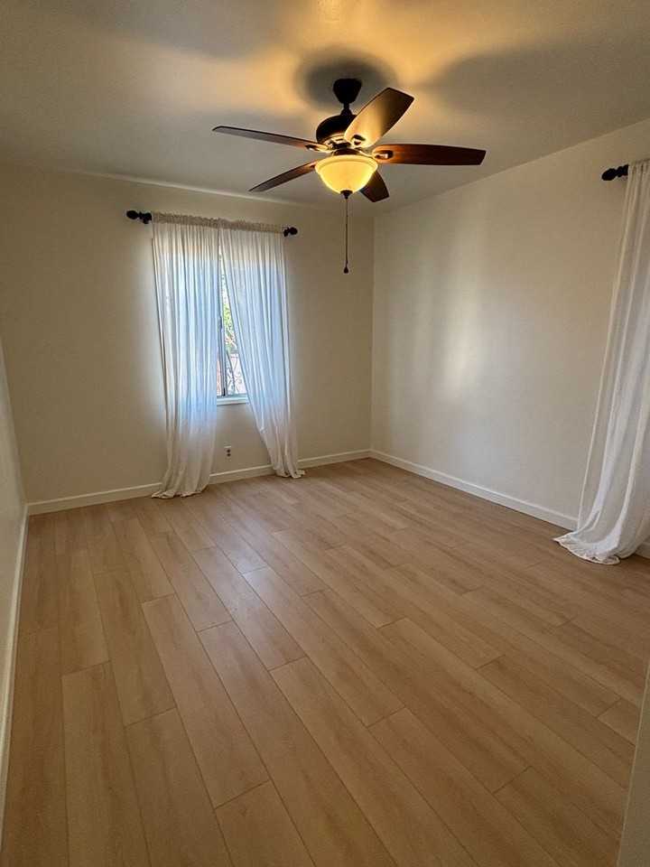 4341 Knoxville Ave - Photo 7 of 10