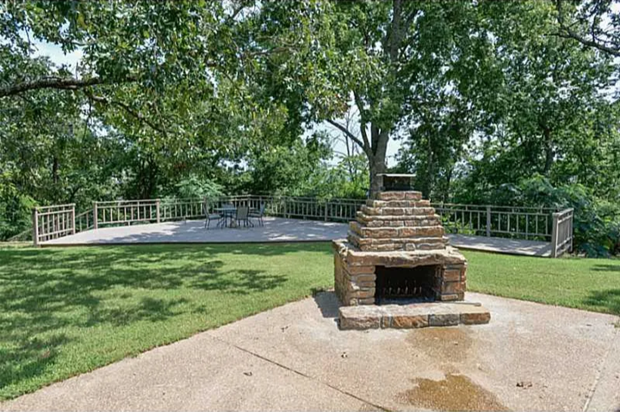 2605 S 66th St - Photo 4 of 5