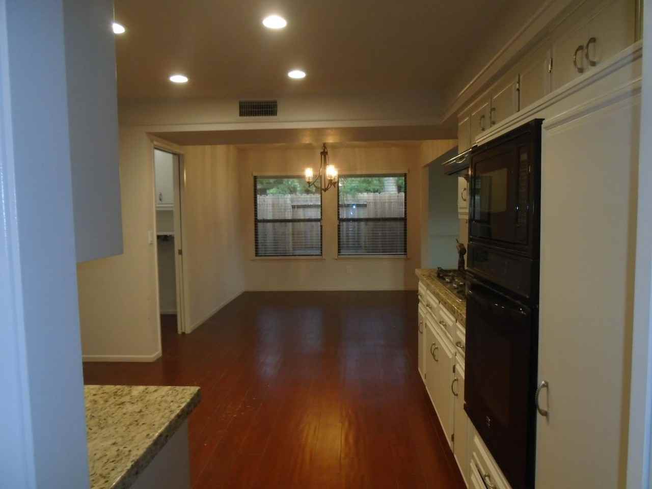 9501 Laurel Oak Way - Photo 4 of 24