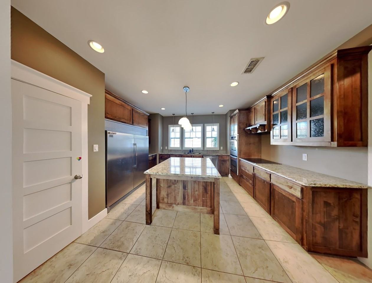 2341 Alston Ave - Photo 3 of 20