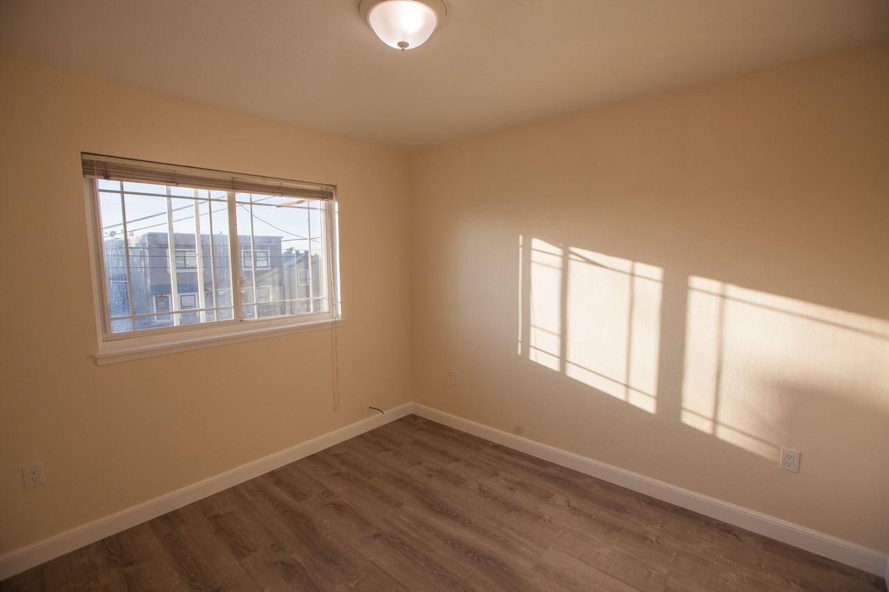 165-167 Miriam St - Photo 6 of 34