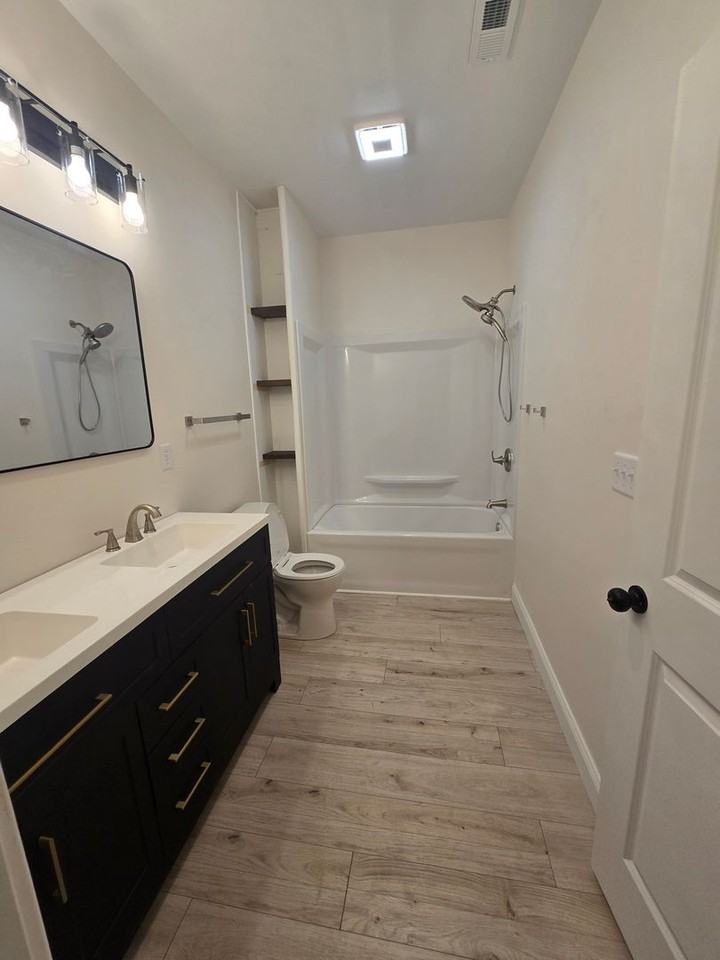 3347 N Tacoma Ave - Photo 4 of 10