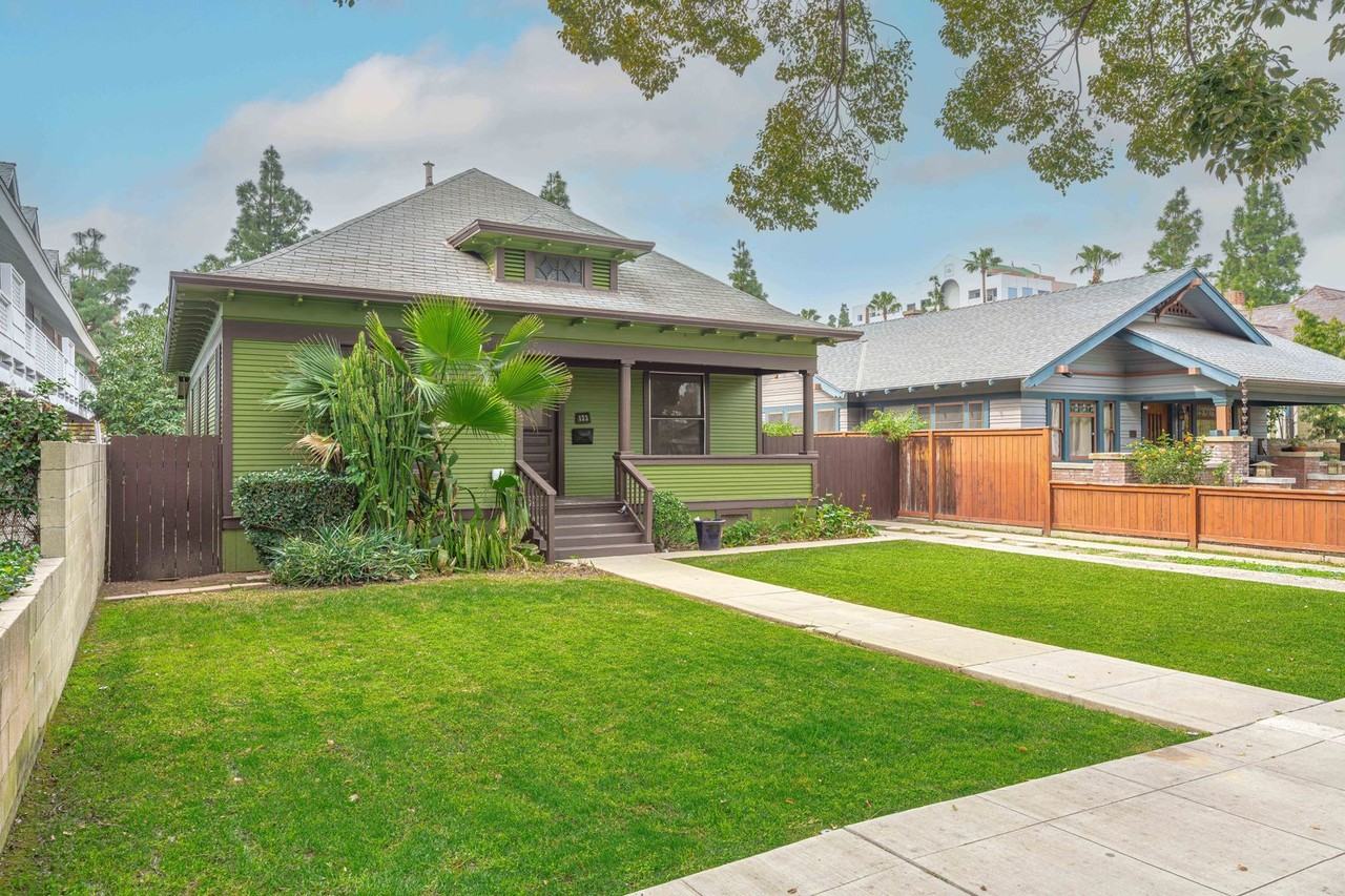 123 S Olive St - Photo 2 of 4