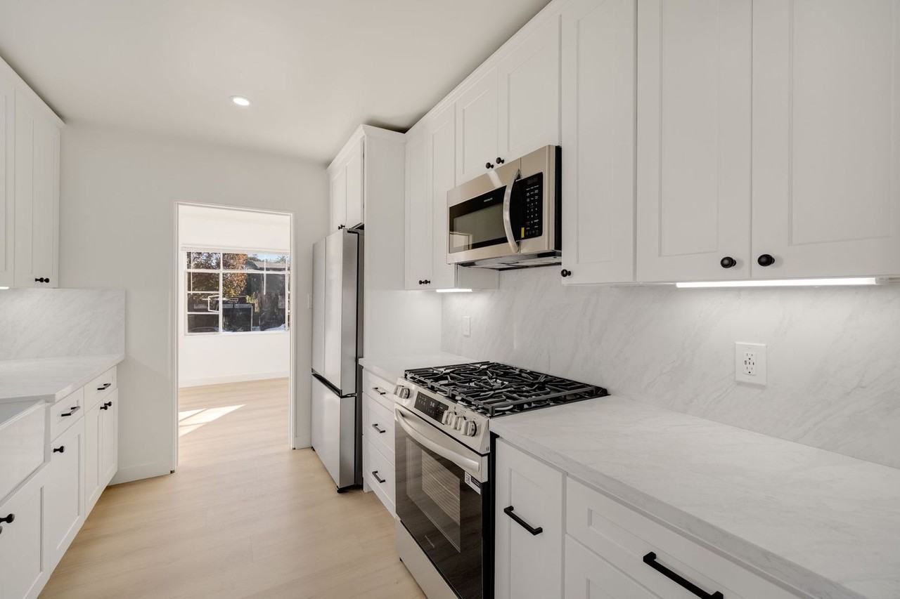 35 E 29th St ##33 - Photo 6 of 32