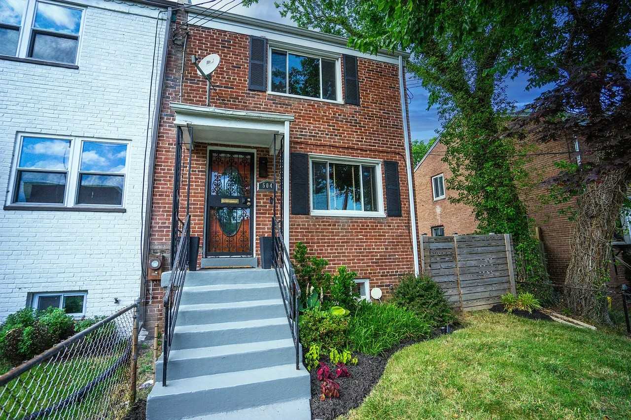 504 Chesapeake St Se - Photo 4 of 33