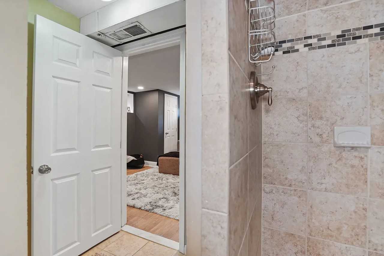 504 Chesapeake St Se - Photo 6 of 33