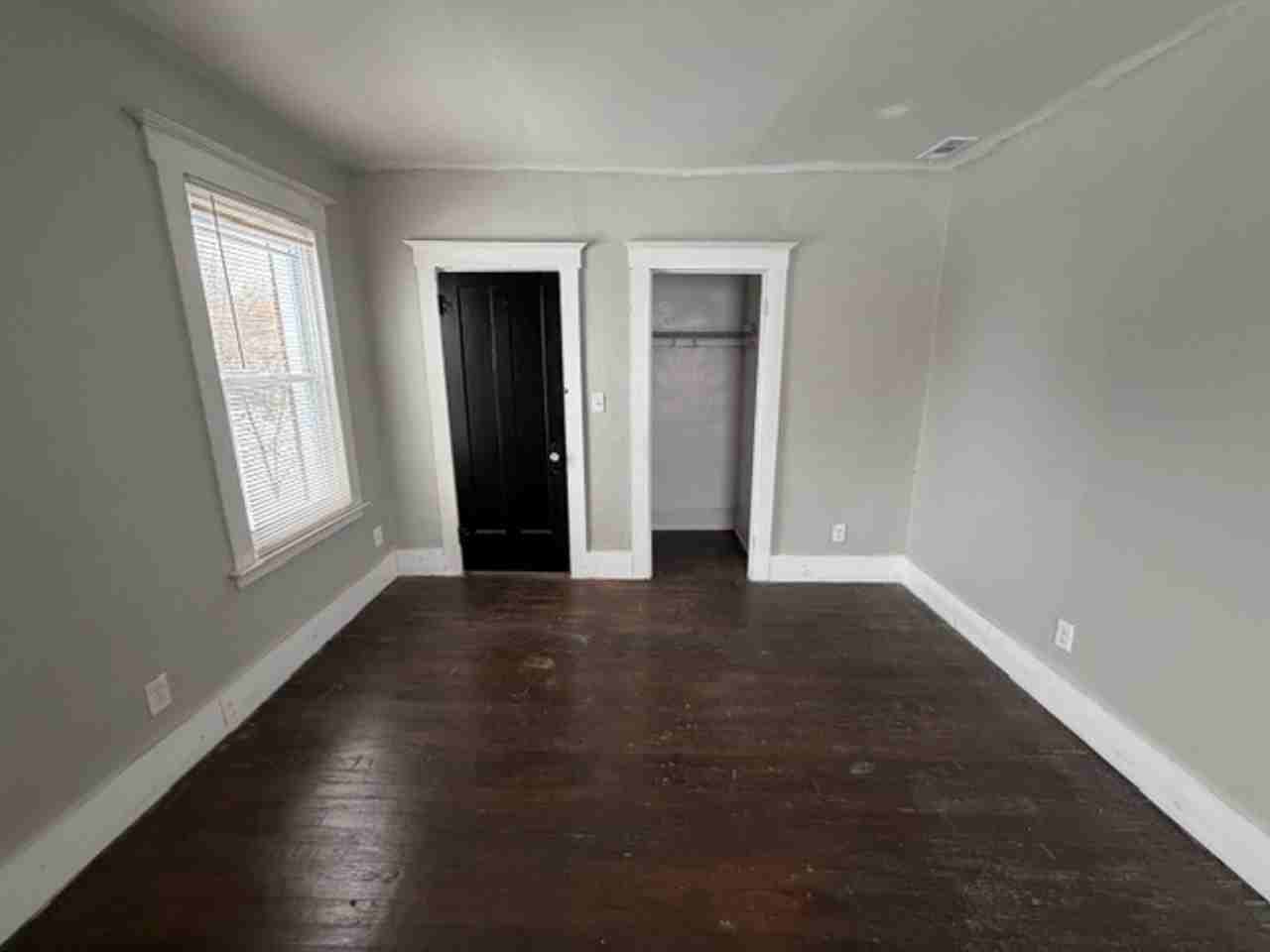 388 Chalmers St - Photo 3 of 27