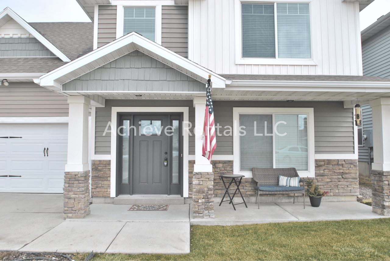 2066 S 1400 W - Photo 3 of 25