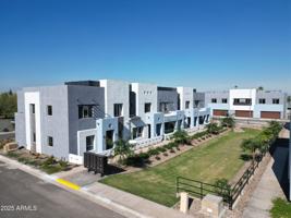 featured image of 733 E Commonwealth Ave