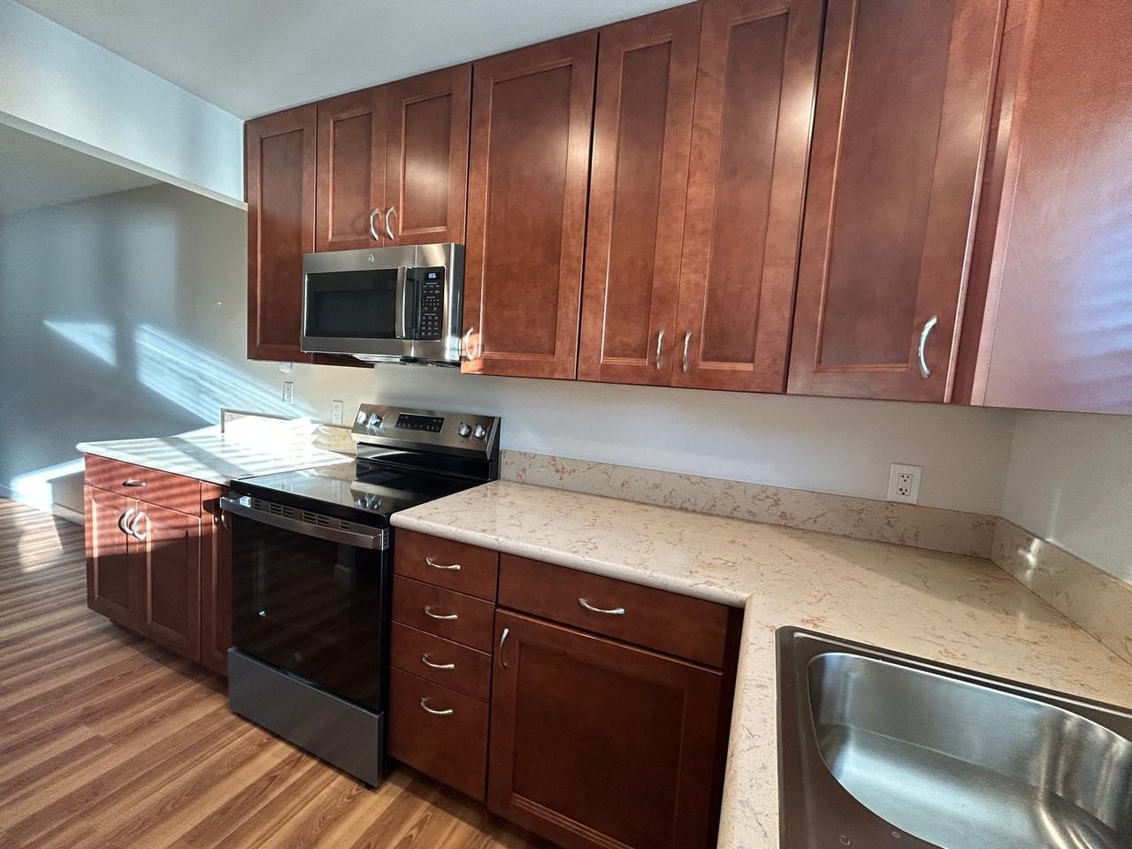 1749 Charleston Ln - Photo 4 of 15