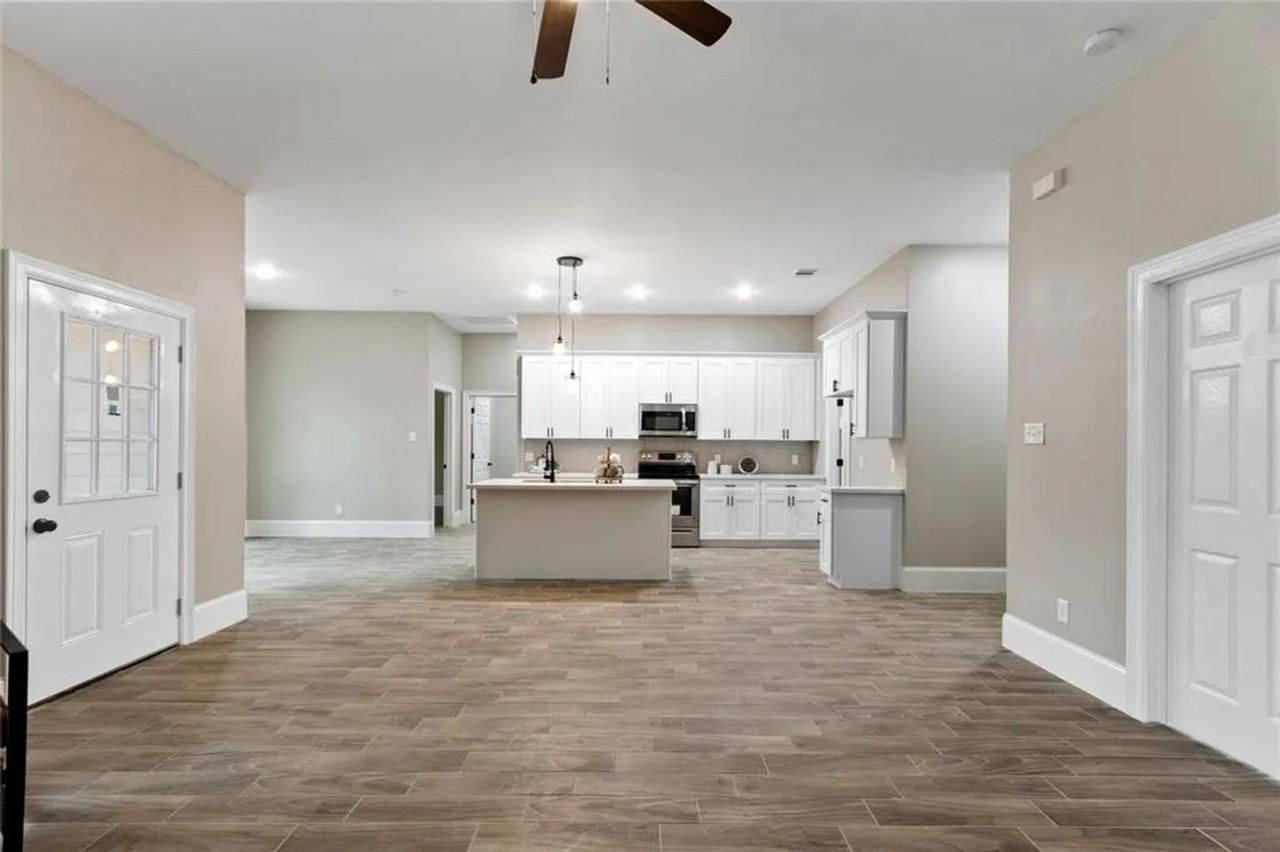 17324 E Hollyhill Dr - Photo 2 of 20