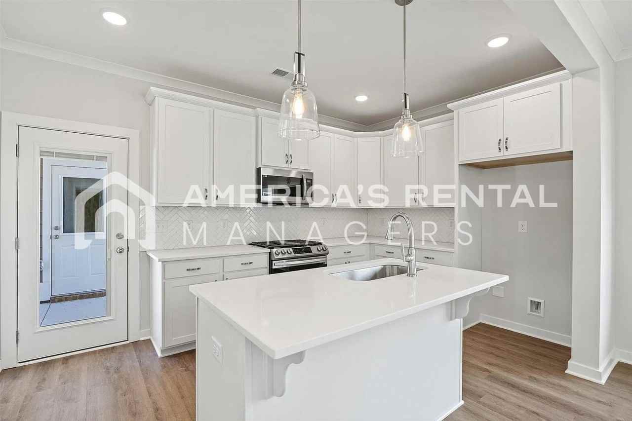 190 Barimore Blvd - Photo 5 of 32